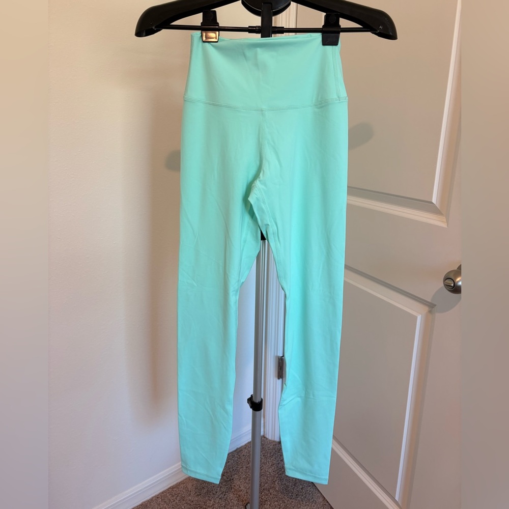 NWOT! Women's Light Green Leggings